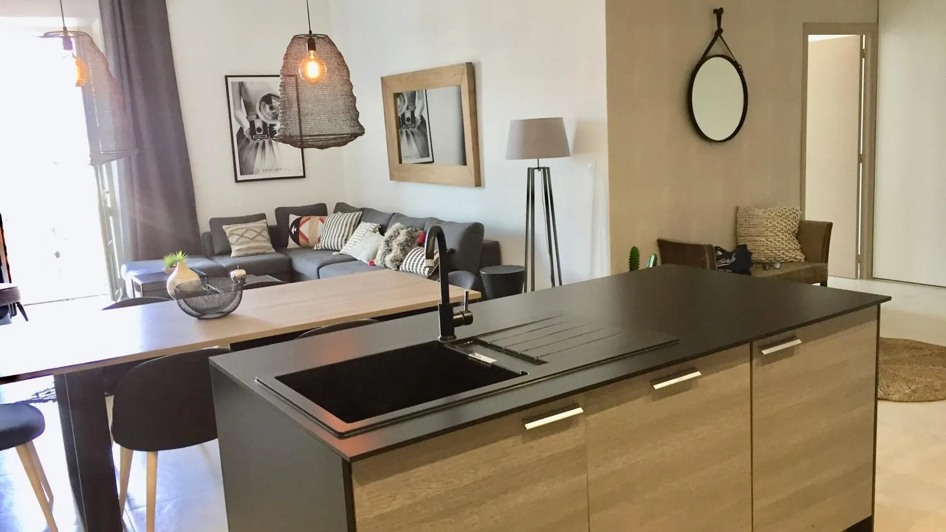 Luxueux Appt Vieil Antibes Port Plage Tout Equipe Pour 8 0*,  France